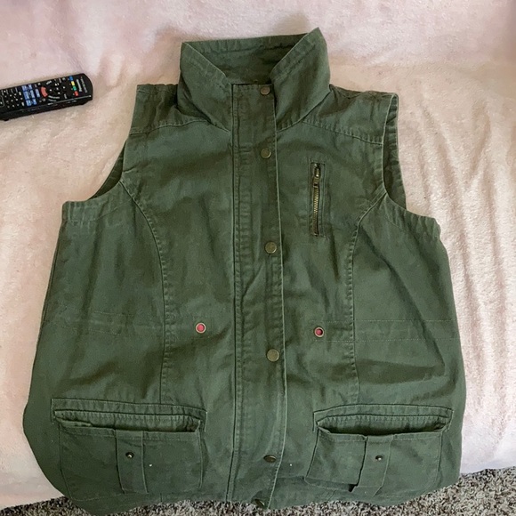 Vest - Picture 1 of 2